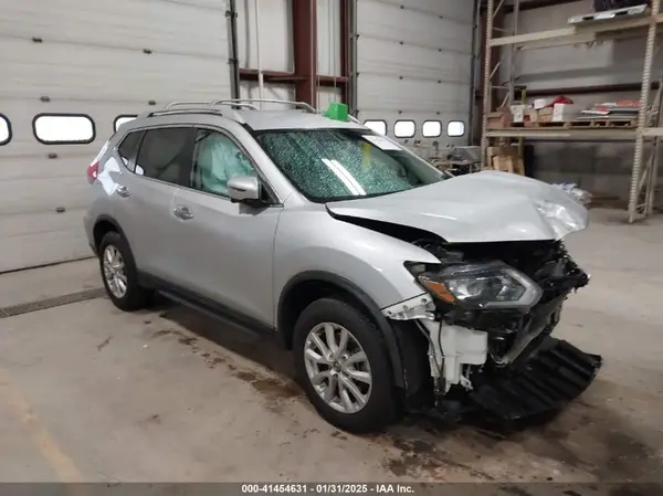 5N1AT2MM2HC755810 2017 NISSAN ROGUE - Image 1