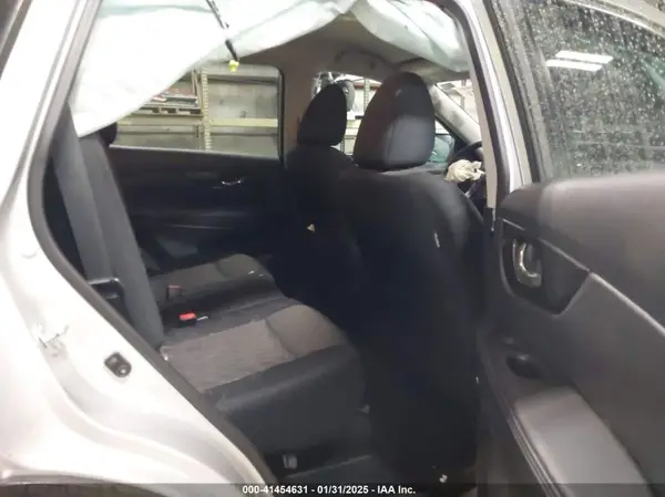 5N1AT2MM2HC755810 2017 NISSAN ROGUE - Image 8