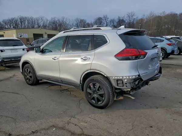 5N1AT2MM5HC810802 2017 NISSAN ROGUE - Image 2