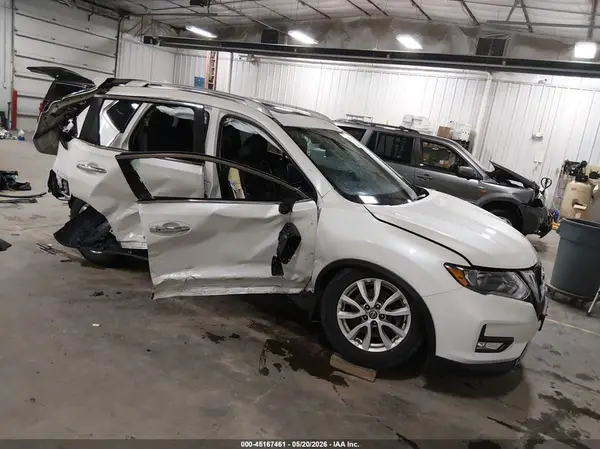 5N1AT2MM6HC750691 2017 NISSAN ROGUE - Image 1