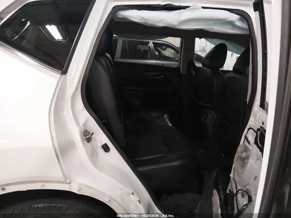 5N1AT2MM6HC750691 2017 NISSAN ROGUE - Image 8