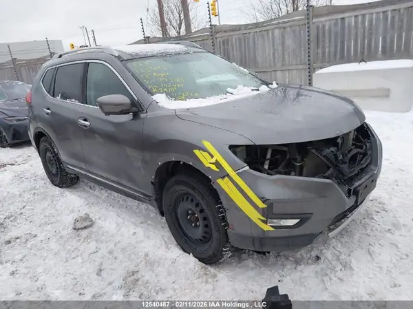 5N1AT2MM6HC793105 2017 NISSAN ROGUE - Image 1