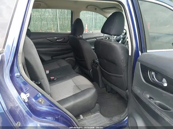 5N1AT2MM7HC780623 2017 NISSAN ROGUE - Image 8
