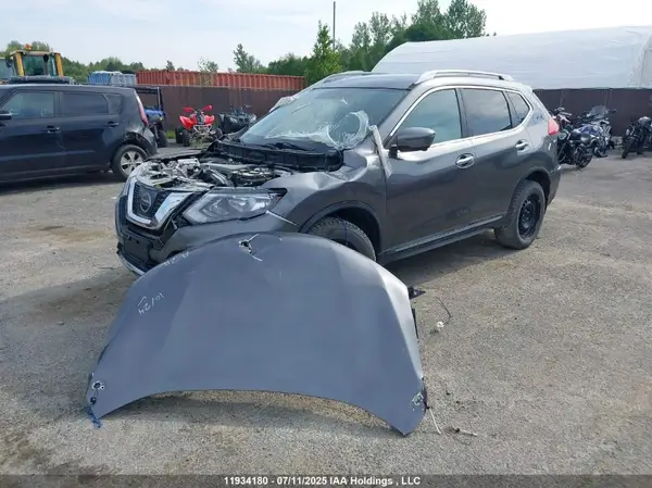 5N1AT2MM7HC842070 2017 NISSAN ROGUE - Image 2