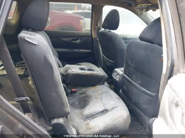 5N1AT2MM7HC842070 2017 NISSAN ROGUE - Image 8