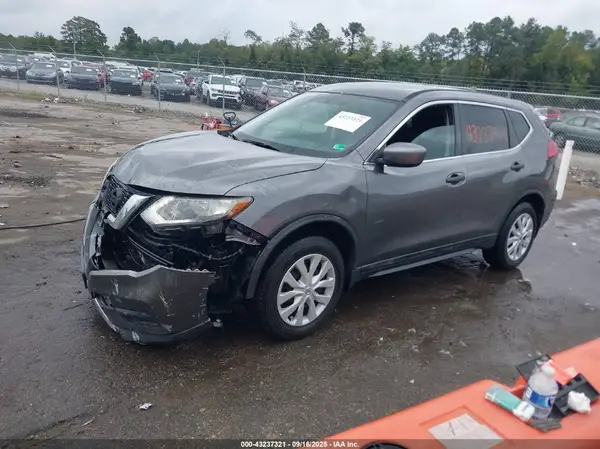 5N1AT2MM8HC730863 2017 NISSAN ROGUE - Image 2