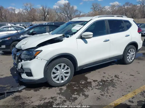 5N1AT2MM8HC777567 2017 NISSAN ROGUE - Image 2