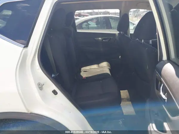 5N1AT2MM8HC777567 2017 NISSAN ROGUE - Image 8