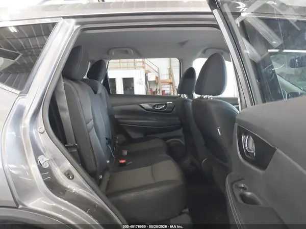 5N1AT2MM9HC747591 2017 NISSAN ROGUE - Image 8