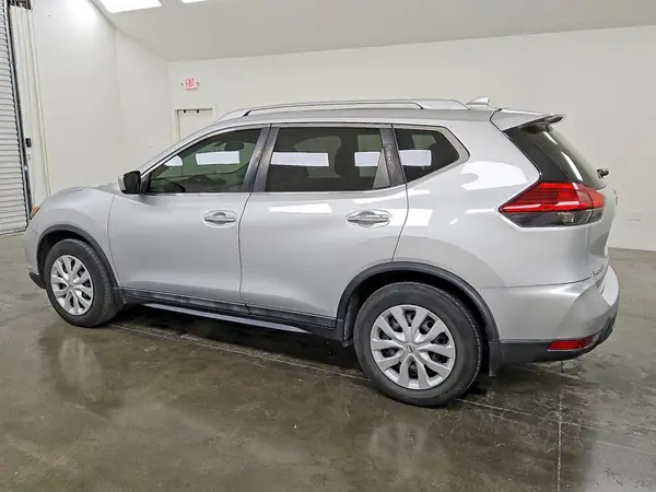 5N1AT2MN0HC736925 2017 NISSAN ROGUE - Image 2