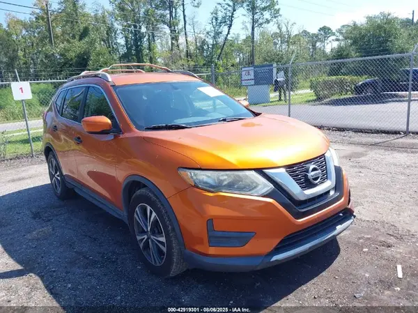 5N1AT2MN1HC759159 2017 NISSAN ROGUE - Image 1