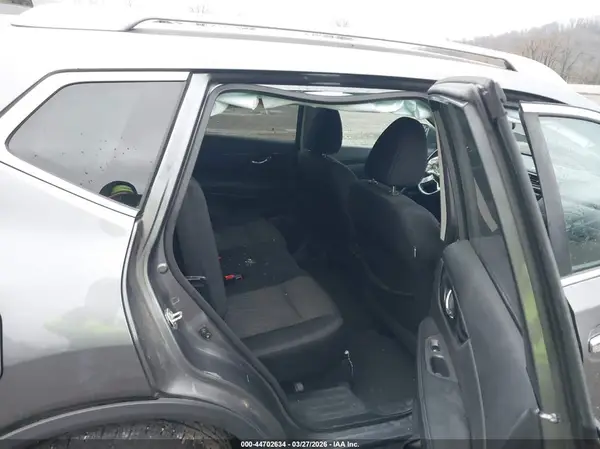 5N1AT2MN2HC851929 2017 NISSAN ROGUE - Image 8