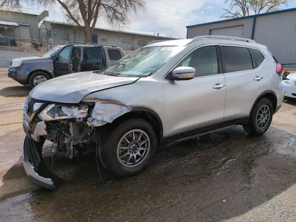5N1AT2MN3HC760927 2017 NISSAN ROGUE - Image 1