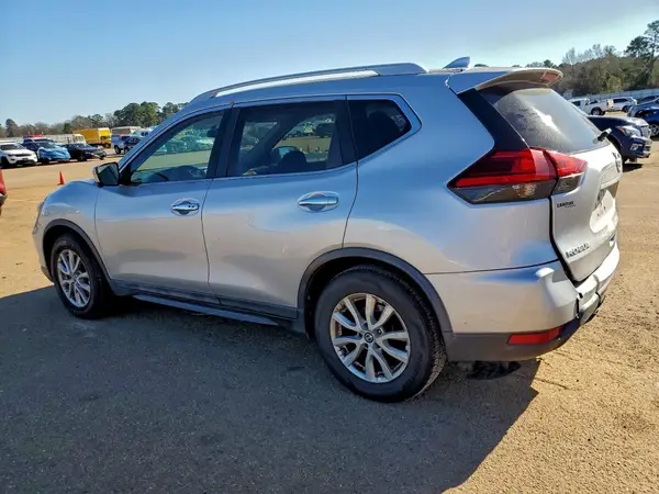 5N1AT2MN3HC786265 2017 NISSAN ROGUE - Image 2