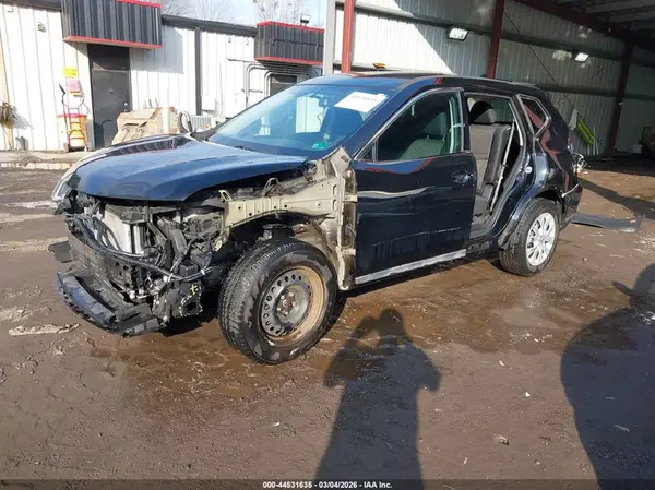 5N1AT2MN3HC823251 2017 NISSAN ROGUE - Image 2