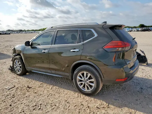 5N1AT2MN4HC735888 2017 NISSAN ROGUE - Image 2