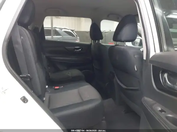 5N1AT2MN4HC775274 2017 NISSAN ROGUE - Image 8