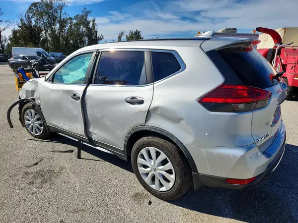 5N1AT2MN4HC807589 2017 NISSAN ROGUE - Image 2