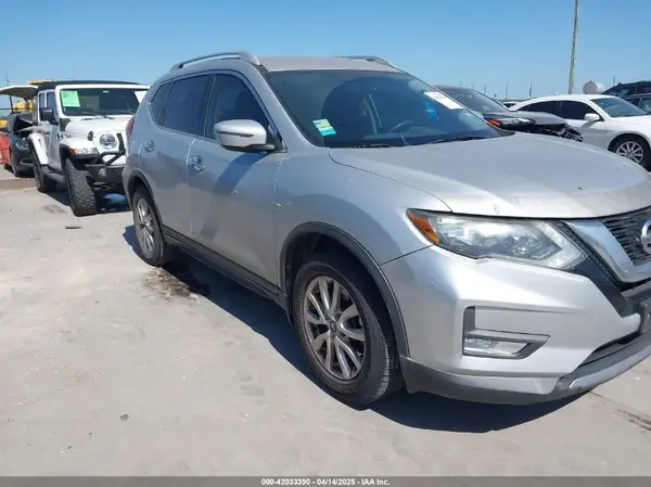 5N1AT2MN5HC730098 2017 NISSAN ROGUE - Image 1