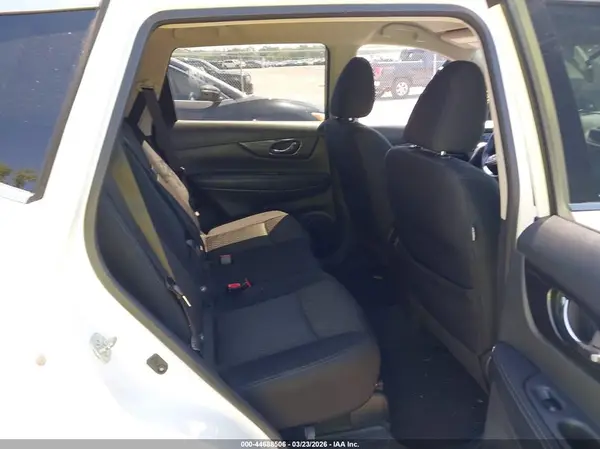 5N1AT2MN6HC751574 2017 NISSAN ROGUE - Image 8
