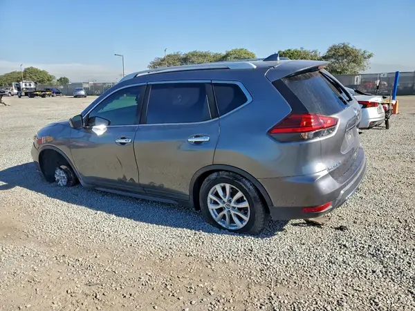 5N1AT2MN6HC759738 2017 NISSAN ROGUE - Image 2