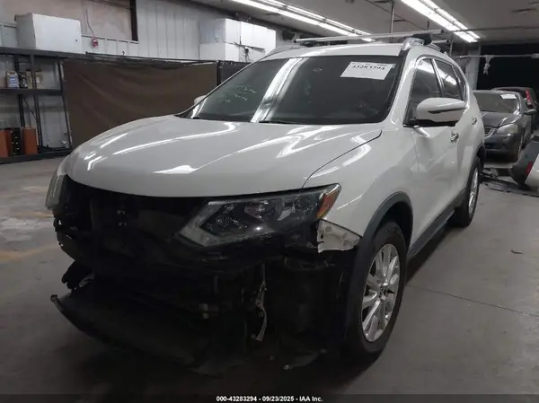 5N1AT2MN6HC852646 2017 NISSAN ROGUE - Image 2