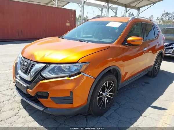 5N1AT2MN7HC760428 2017 NISSAN ROGUE - Image 2