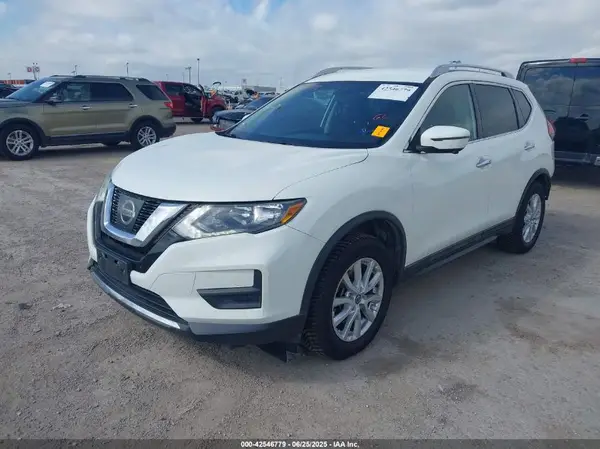 5N1AT2MN7HC832745 2017 NISSAN ROGUE - Image 2