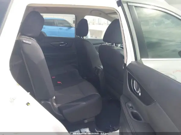 5N1AT2MN7HC832745 2017 NISSAN ROGUE - Image 8