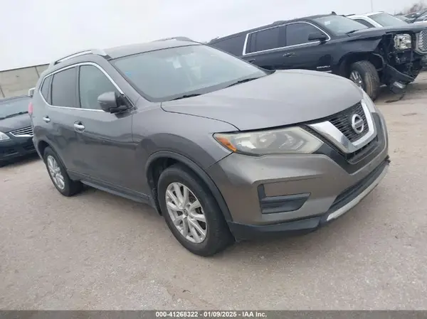 5N1AT2MN7HC838013 2017 NISSAN ROGUE - Image 1