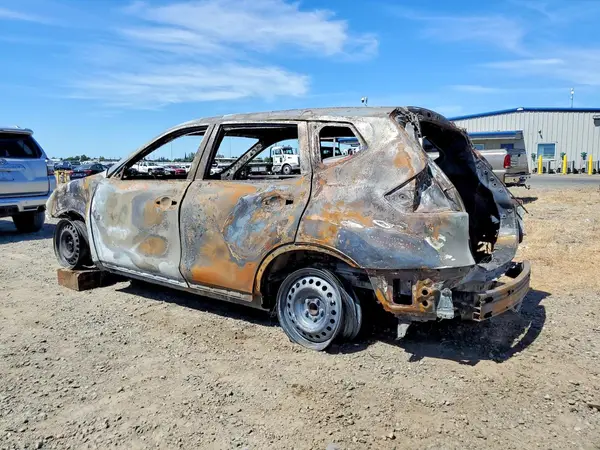 5N1AT2MN8GC829917 2016 NISSAN ROGUE - Image 2