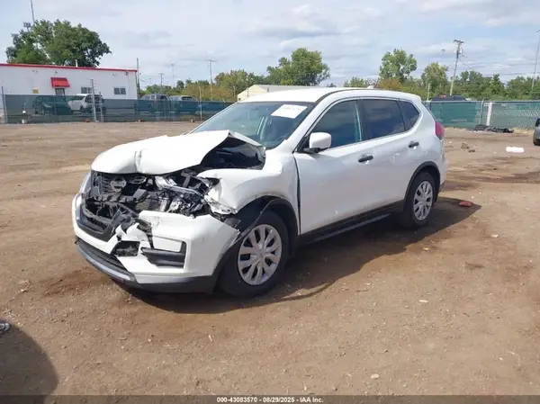5N1AT2MN8HC744979 2017 NISSAN ROGUE - Image 2