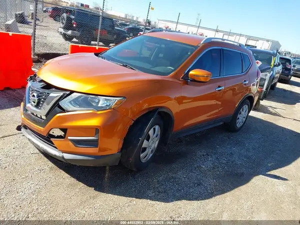 5N1AT2MN8HC797617 2017 NISSAN ROGUE - Image 2