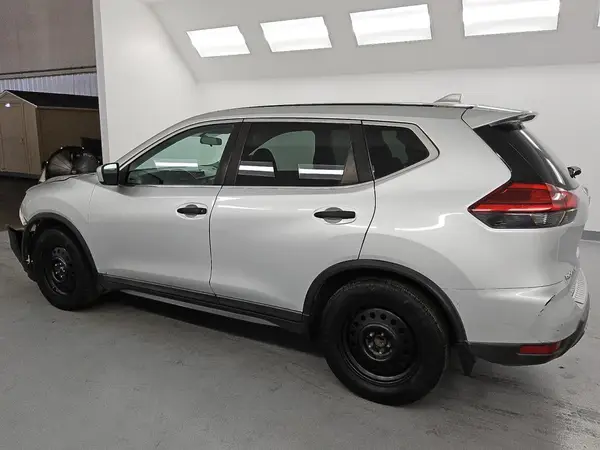 5N1AT2MNXHC798400 2017 NISSAN ROGUE - Image 2