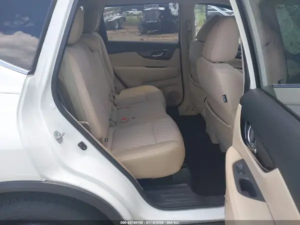 5N1AT2MT0HC732081 2017 NISSAN ROGUE - Image 8