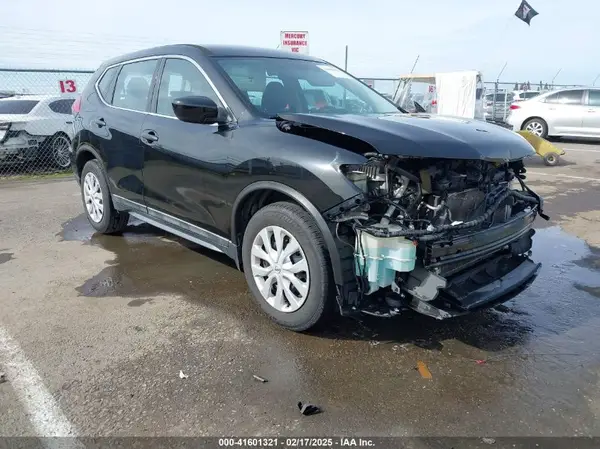 5N1AT2MT0HC738592 2017 NISSAN ROGUE - Image 1
