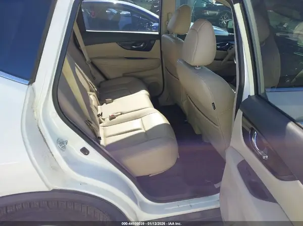 5N1AT2MT0HC739306 2017 NISSAN ROGUE - Image 8