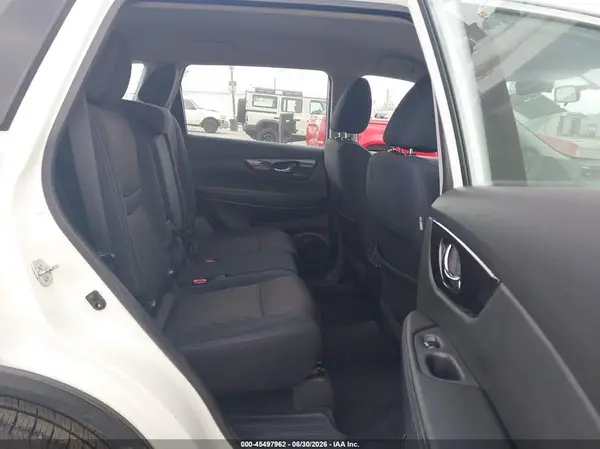 5N1AT2MT0HC742478 2017 NISSAN ROGUE - Image 8
