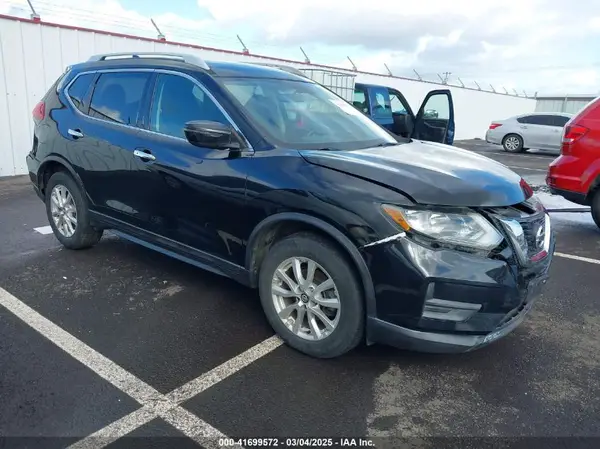 5N1AT2MT0HC742707 2017 NISSAN ROGUE - Image 1