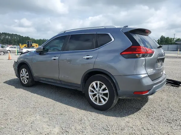5N1AT2MT0HC745770 2017 NISSAN ROGUE - Image 2