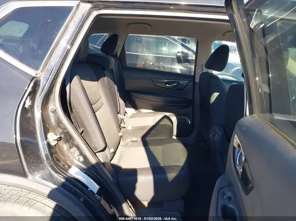 5N1AT2MT0HC746529 2017 NISSAN ROGUE - Image 8