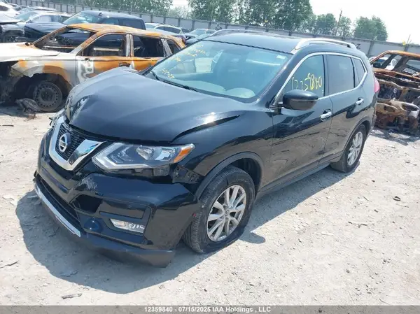 5N1AT2MT0HC753612 2017 NISSAN ROGUE - Image 2