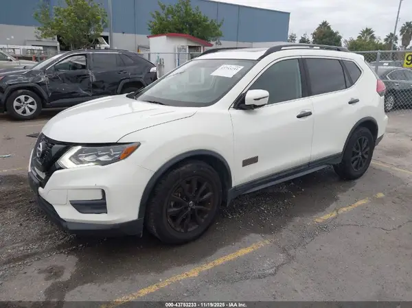 5N1AT2MT0HC755327 2017 NISSAN ROGUE - Image 2