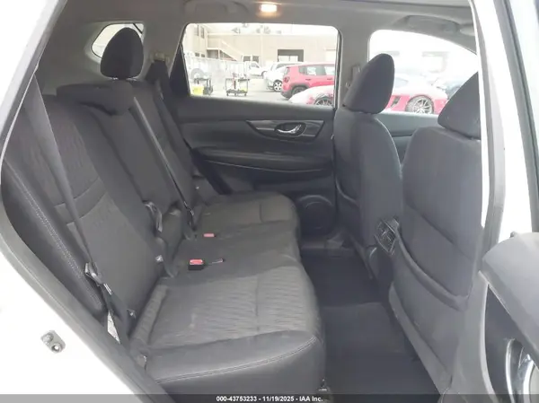 5N1AT2MT0HC755327 2017 NISSAN ROGUE - Image 8