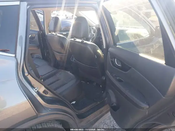 5N1AT2MT0HC765291 2017 NISSAN ROGUE - Image 8