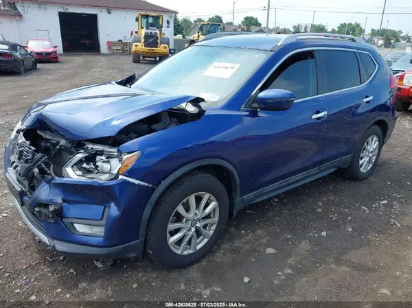 5N1AT2MT0HC771169 2017 NISSAN ROGUE - Image 2