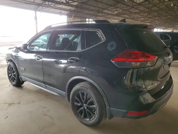 5N1AT2MT0HC771950 2017 NISSAN ROGUE - Image 2