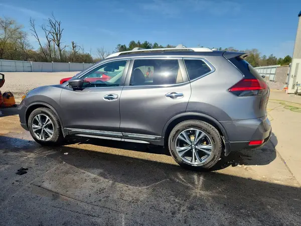 5N1AT2MT0HC773133 2017 NISSAN ROGUE - Image 2