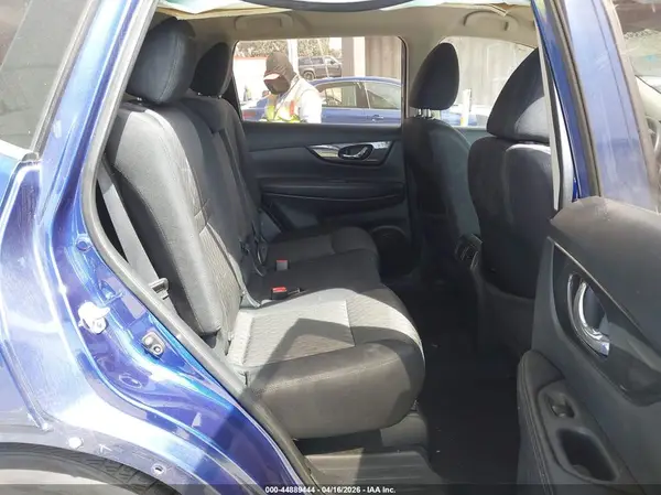5N1AT2MT0HC778901 2017 NISSAN ROGUE - Image 8