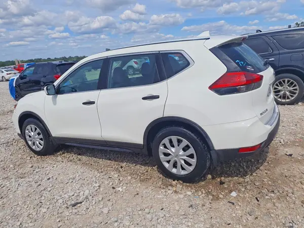 5N1AT2MT0HC779465 2017 NISSAN ROGUE - Image 2